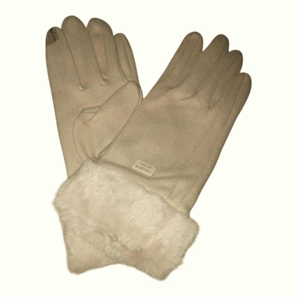 Women's beautiful fleece lined thick  pluse winter gloves.